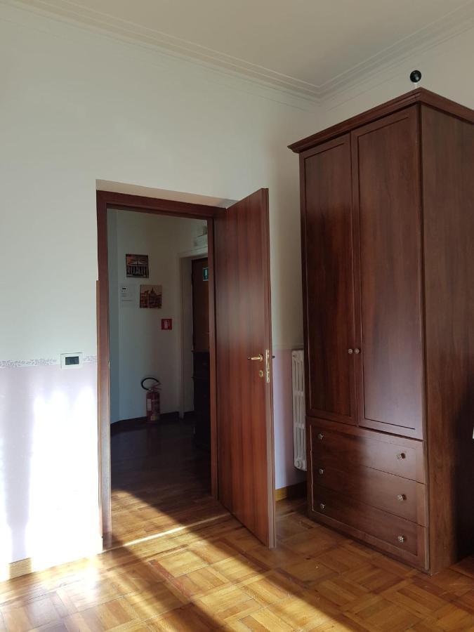 Rent Rooms Filomena E Francesca Рим Экстерьер фото