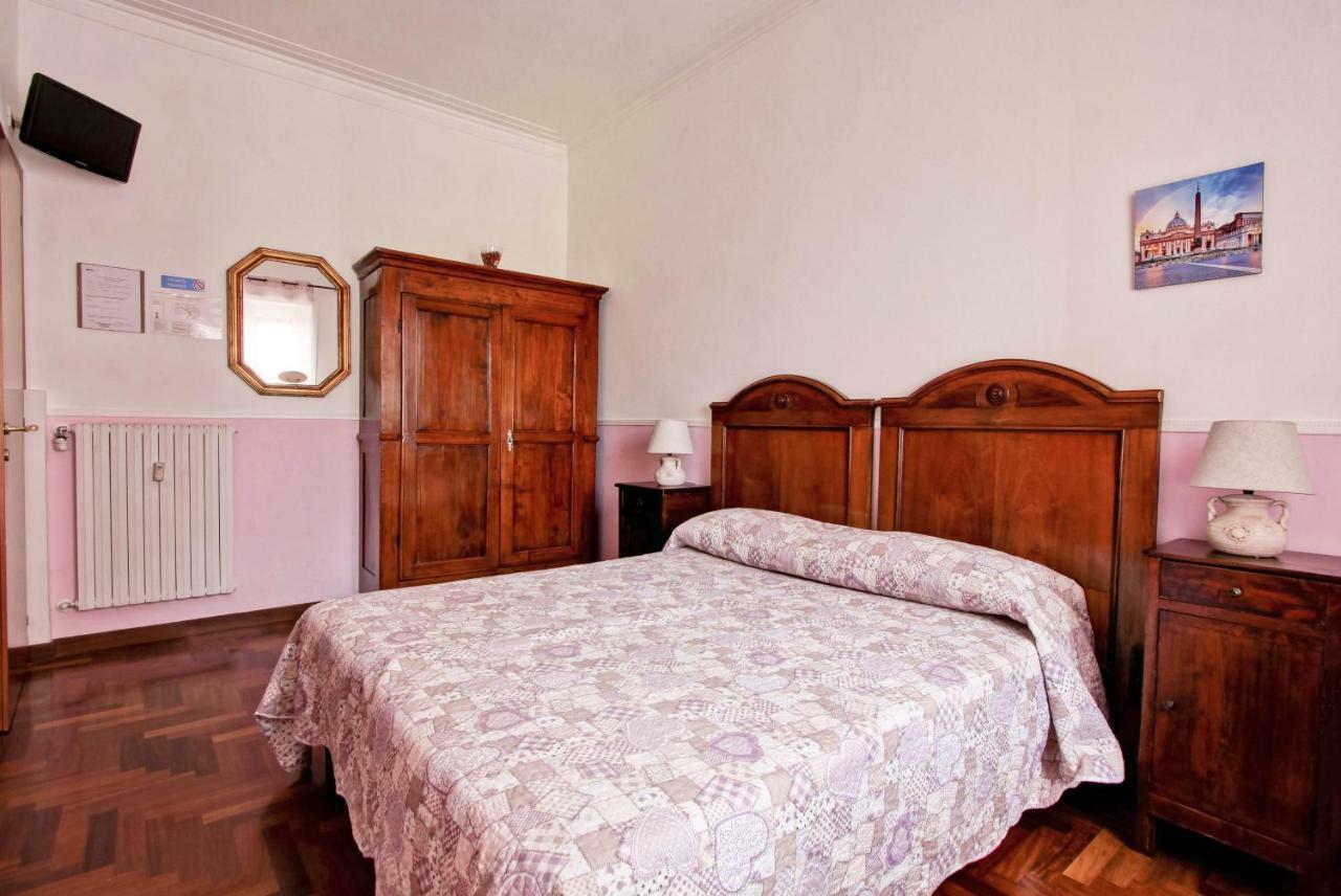 Rent Rooms Filomena E Francesca Рим Экстерьер фото