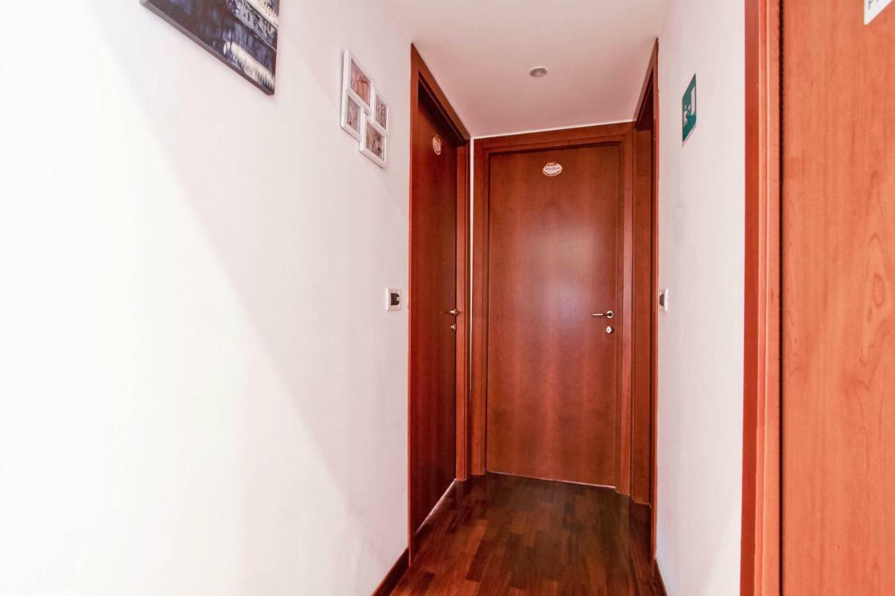 Rent Rooms Filomena E Francesca Рим Экстерьер фото